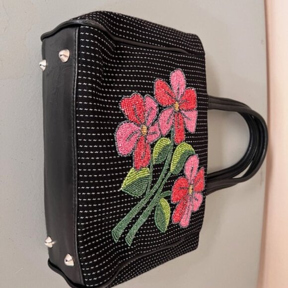 Isabella Fiore Shoulder Bag with Beaded Flowers, in Excellent Condision - Picture 4 of 7